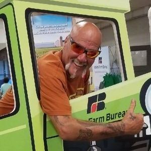 Meet your Posher, Joe